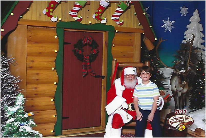 BASSPRO-SANTA2017-1